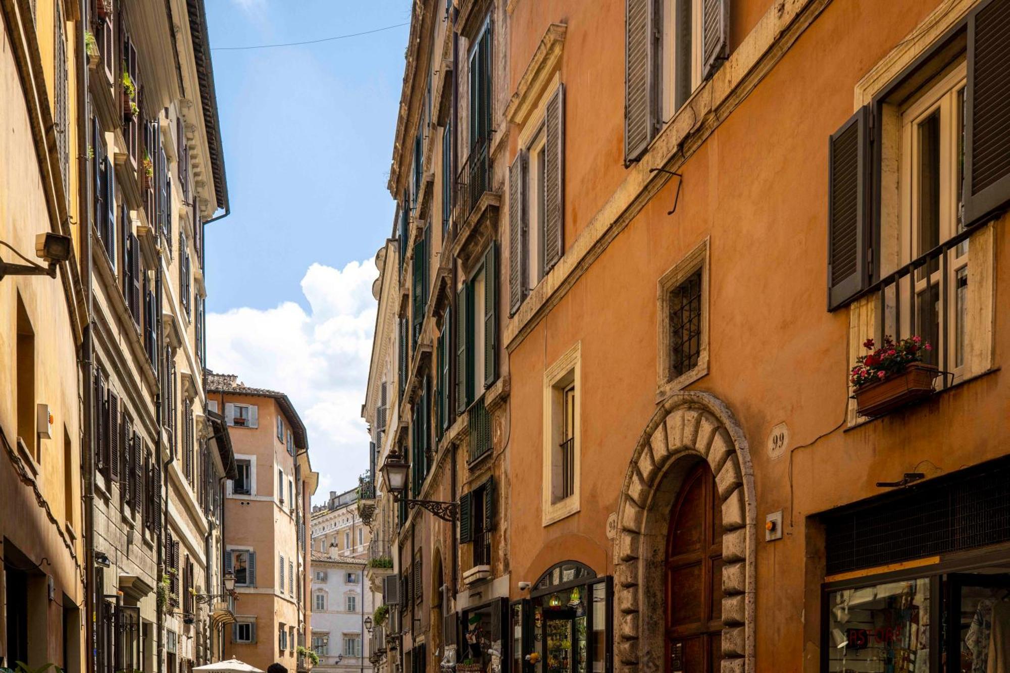 At Luxury Navona 2 Rome